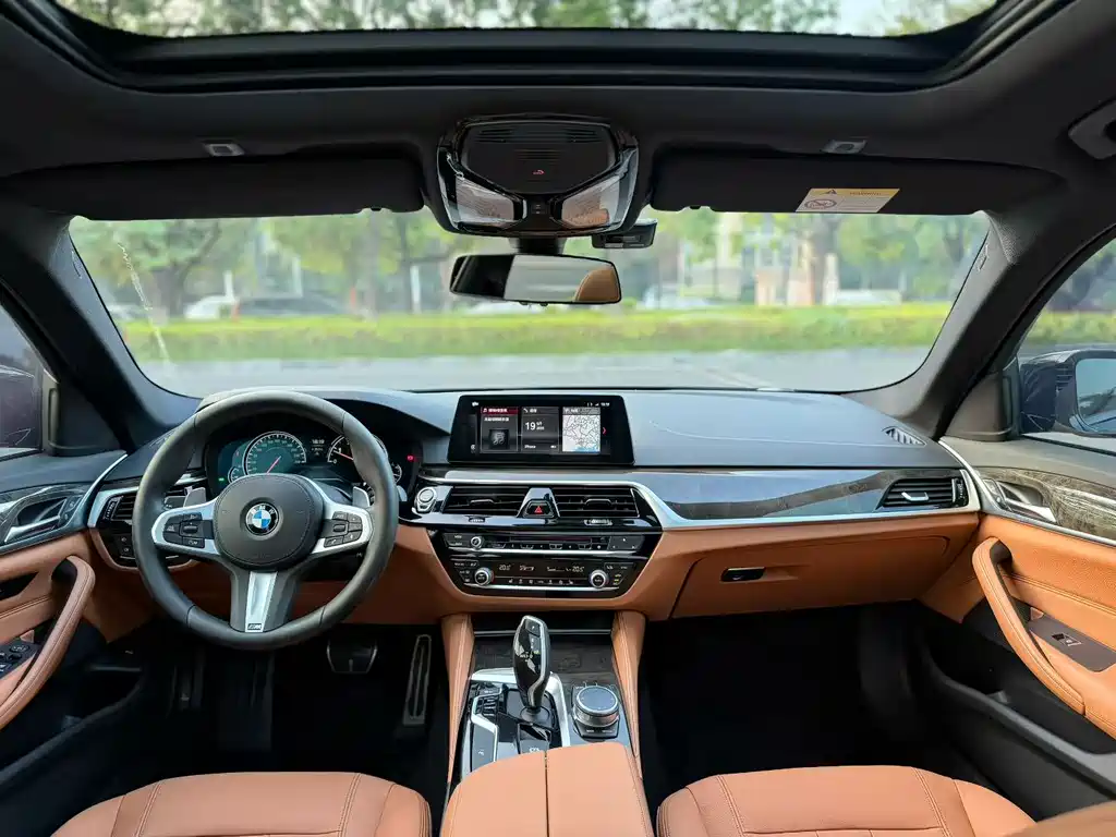 BMW 5 Series — миниатюра 5