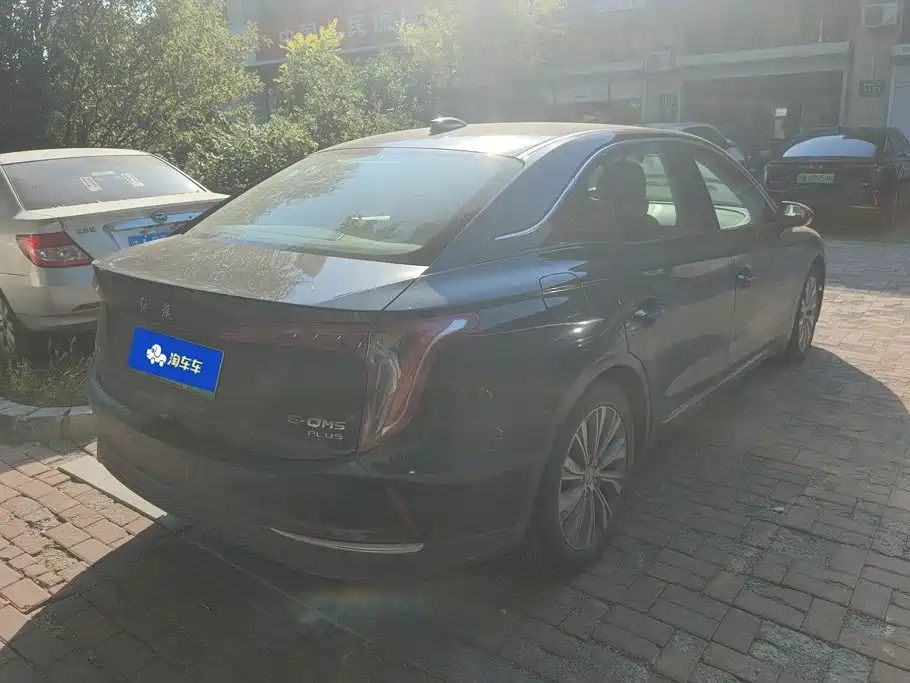 Hongqi Hongqi E-QM5 — миниатюра 3