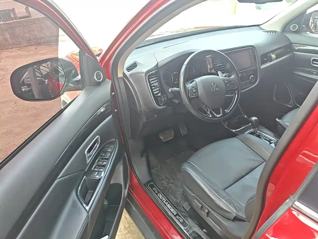 Mitsubishi Outlander — миниатюра 16