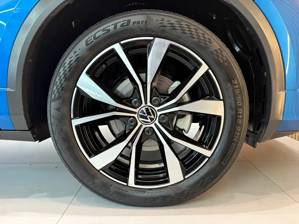 Volkswagen T-Roc — миниатюра 12