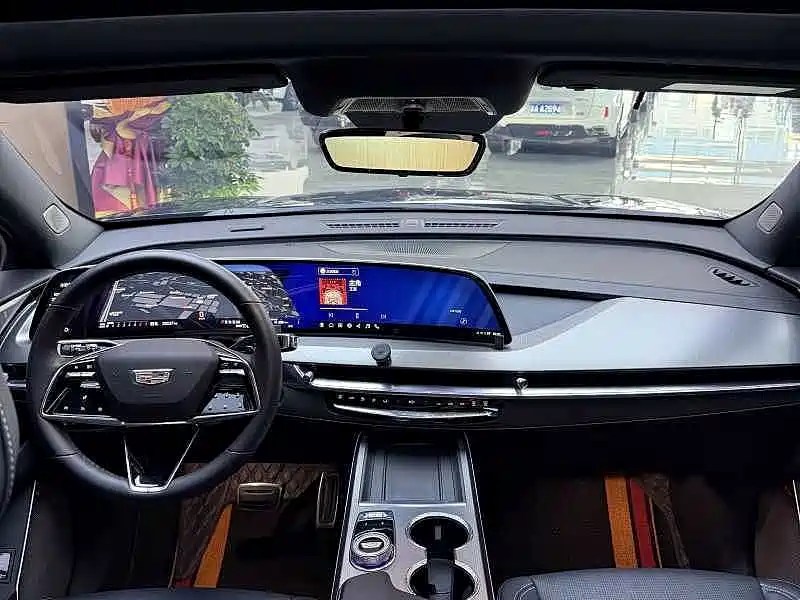 Cadillac XT5 — миниатюра 8