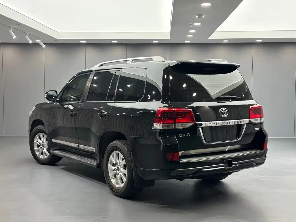 Toyota Land Cruiser — миниатюра 6