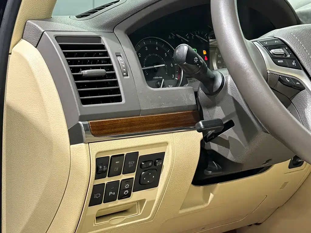 Toyota Land Cruiser — миниатюра 10