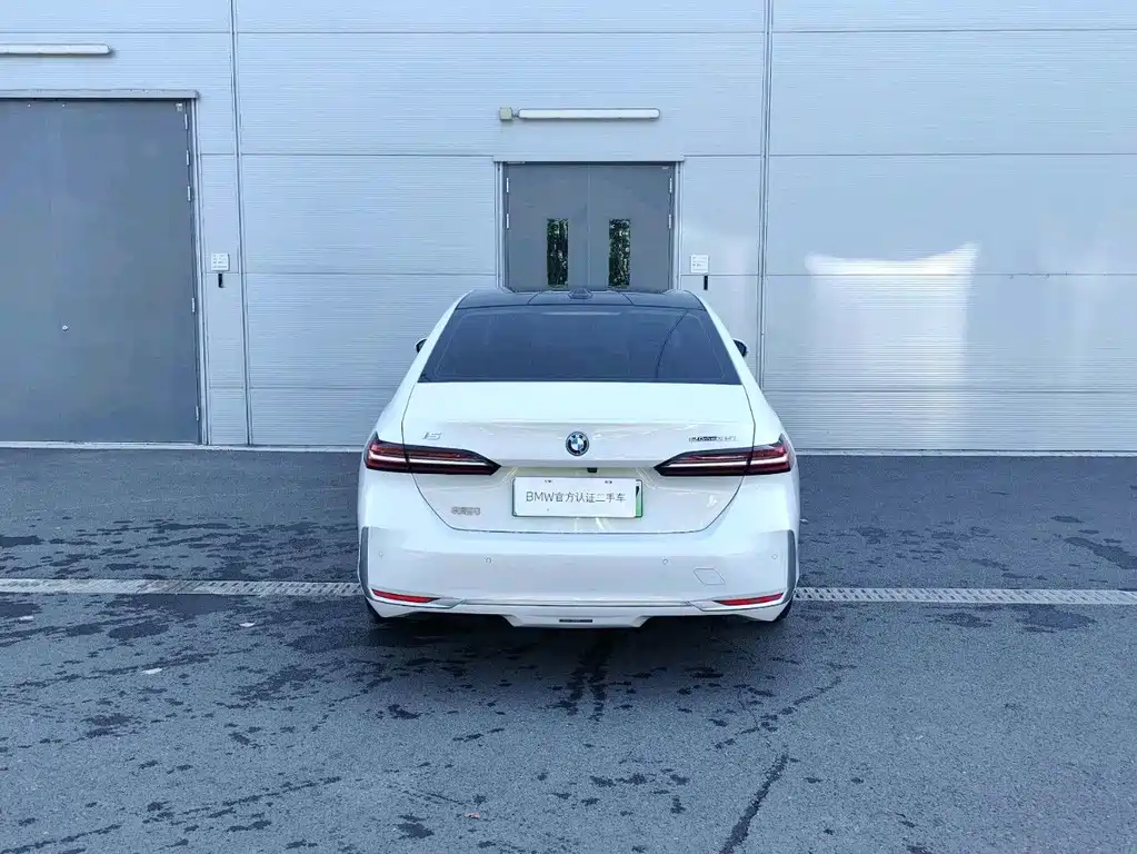 BMW i5 — миниатюра 5