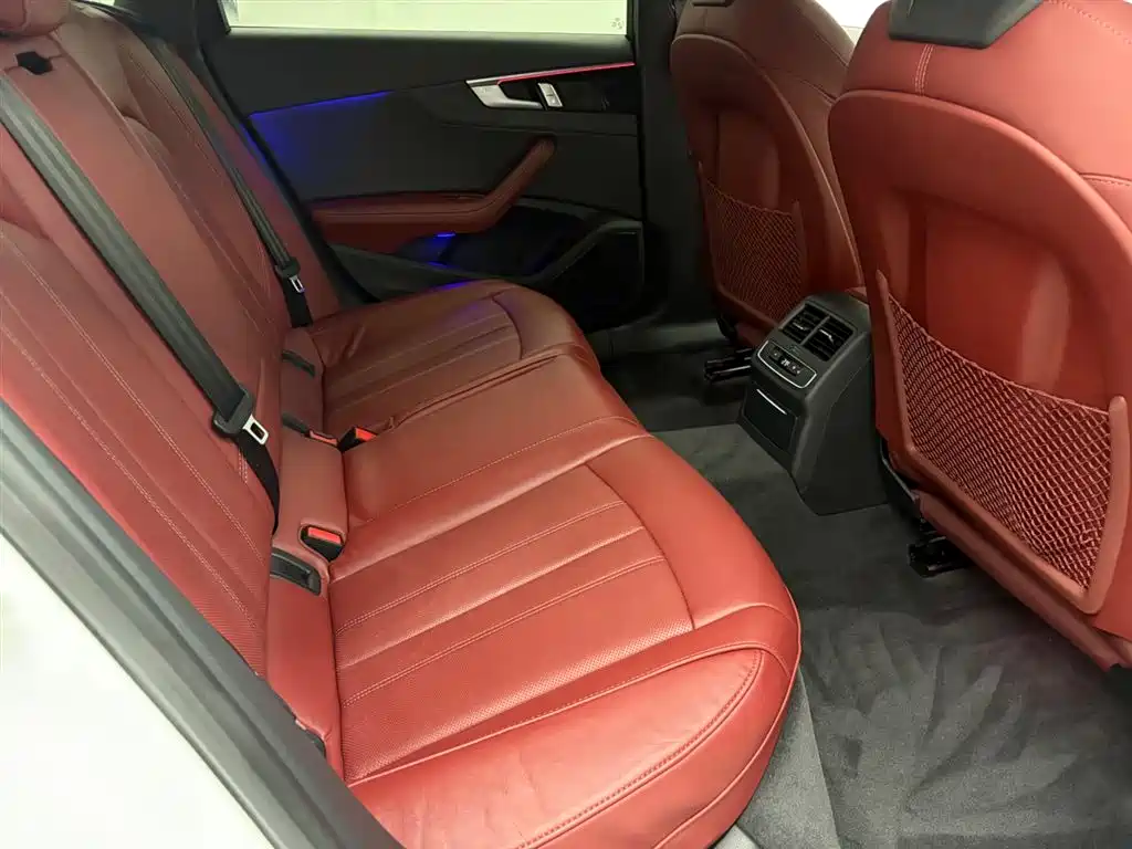Audi A4L id 4622387 из Китая 8