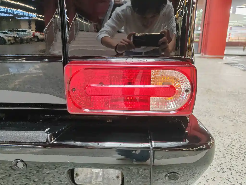 Mercedes-Benz G-Class — миниатюра 12
