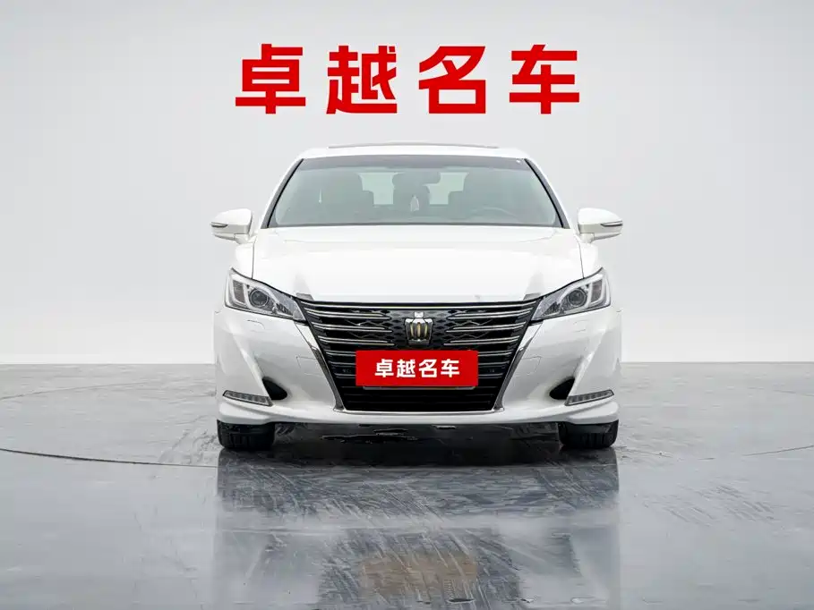 Toyota Crown — миниатюра 6
