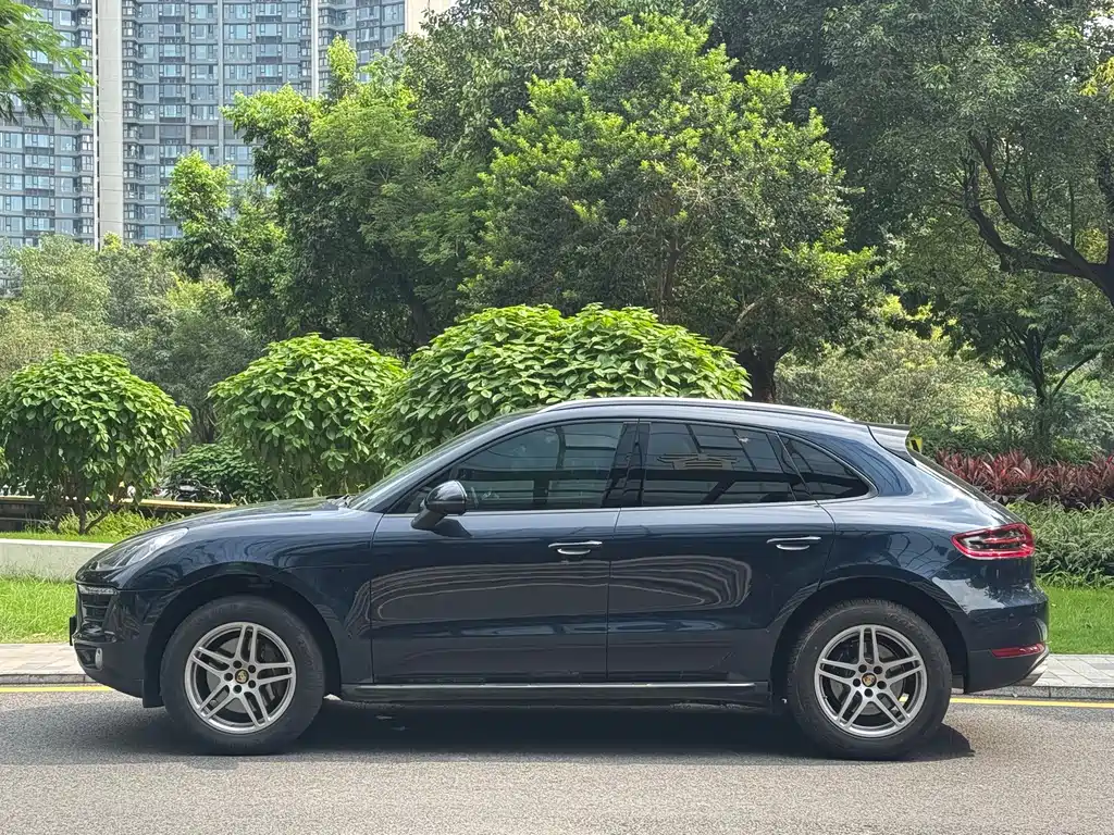 Porsche Macan — миниатюра 7