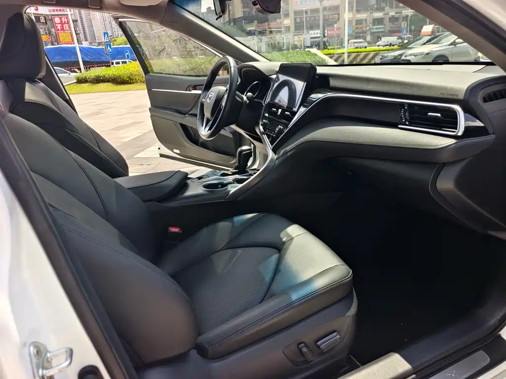 Toyota Camry — миниатюра 13