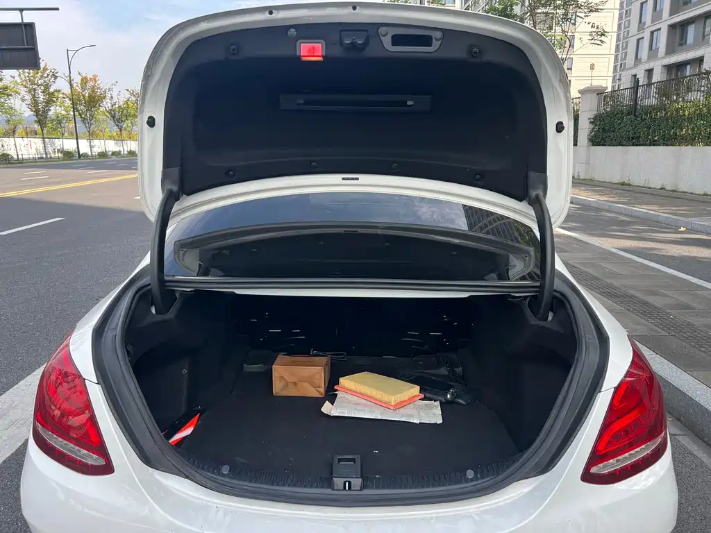 Mercedes-Benz C-Class — миниатюра 20