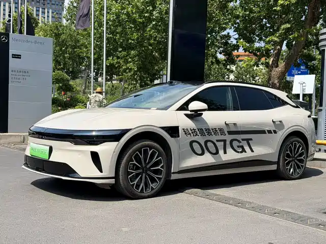 2025 Zeekr 007