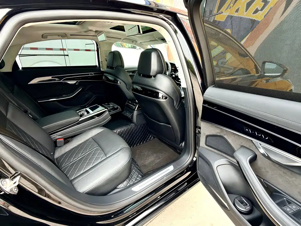 Audi A8 New Energy — миниатюра 6
