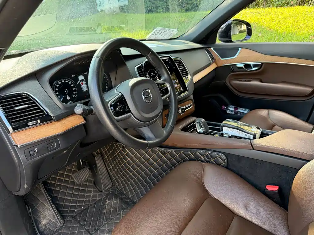 Volvo XC90 — миниатюра 7