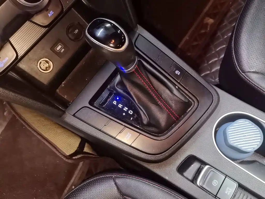 Hyundai Elantra — миниатюра 14