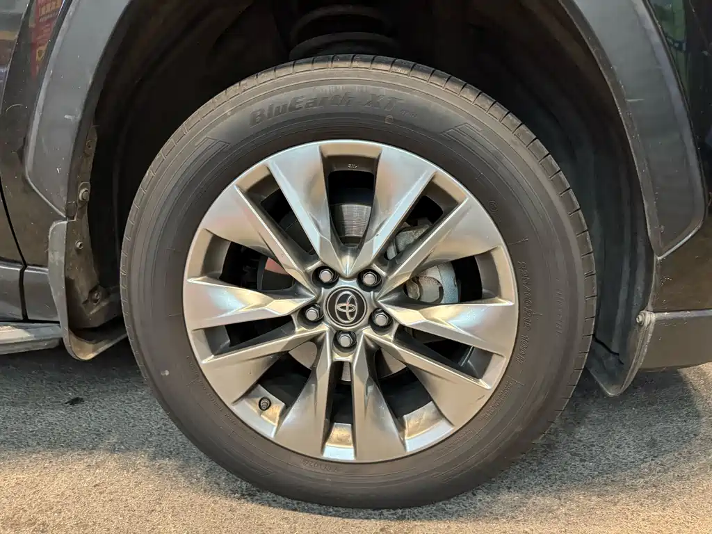Toyota Wildlander — миниатюра 9