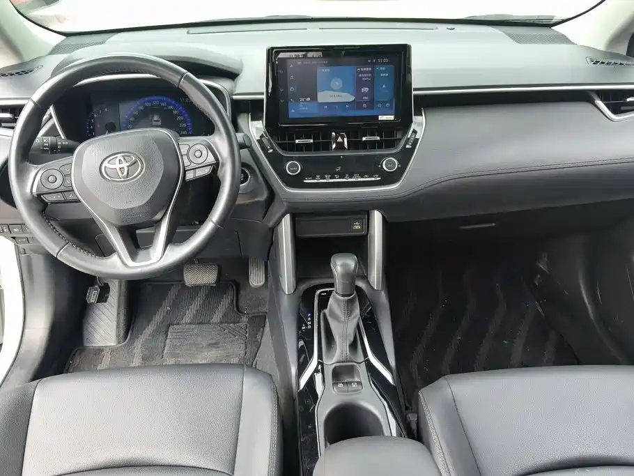 Toyota Corolla Cross — миниатюра 12