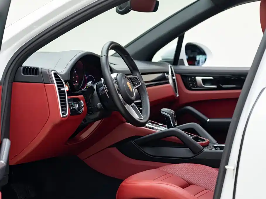 Porsche Cayenne — миниатюра 10