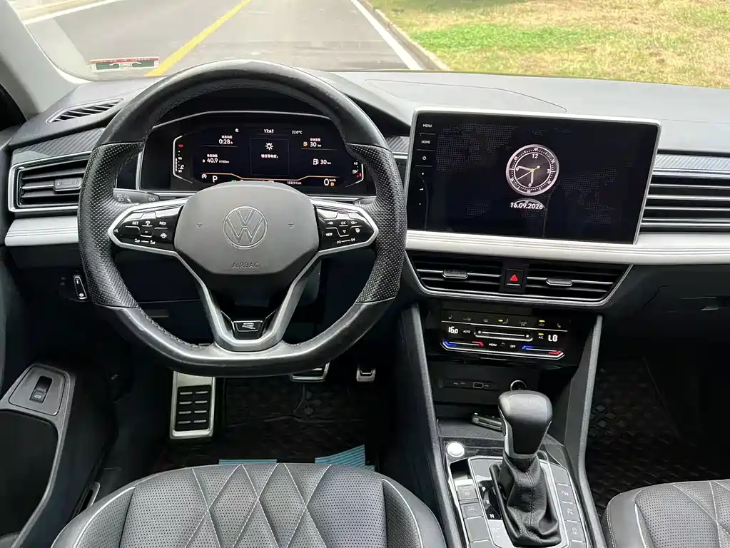 Volkswagen Tiguan L — миниатюра 10