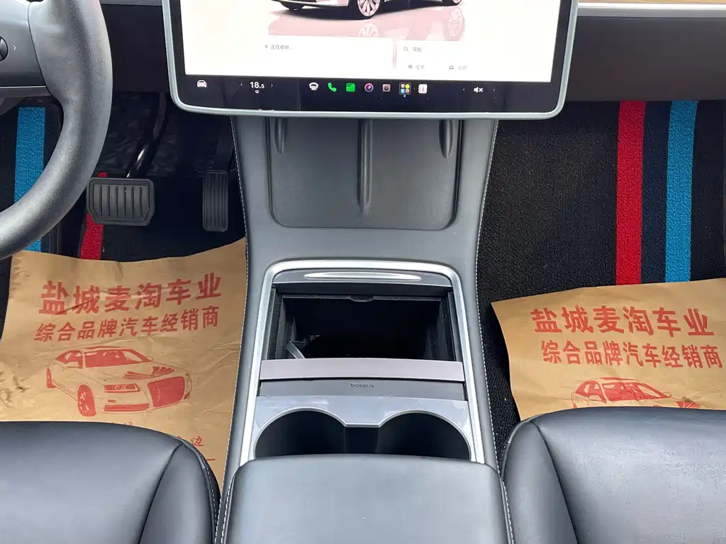 Tesla Model Y — миниатюра 13
