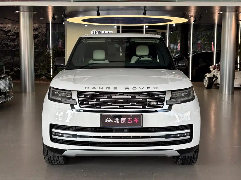 Land Rover Range Rover 2023 3.0 L6 400PS Long Wheelbase