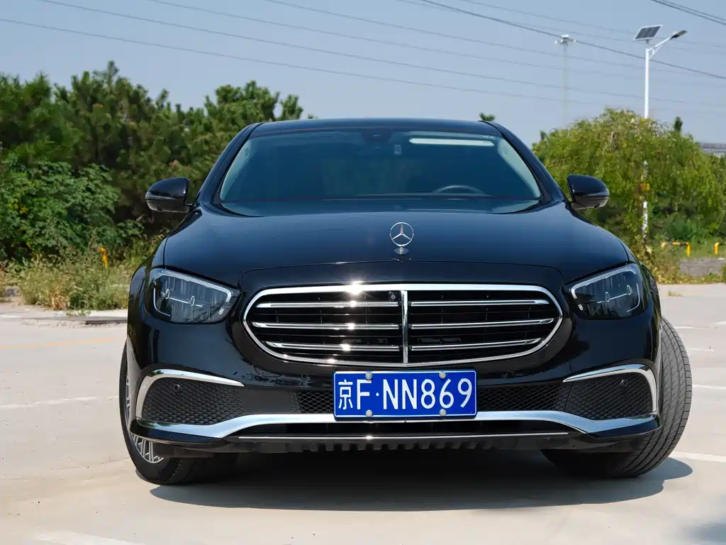 Mercedes-Benz E-Class — миниатюра 2