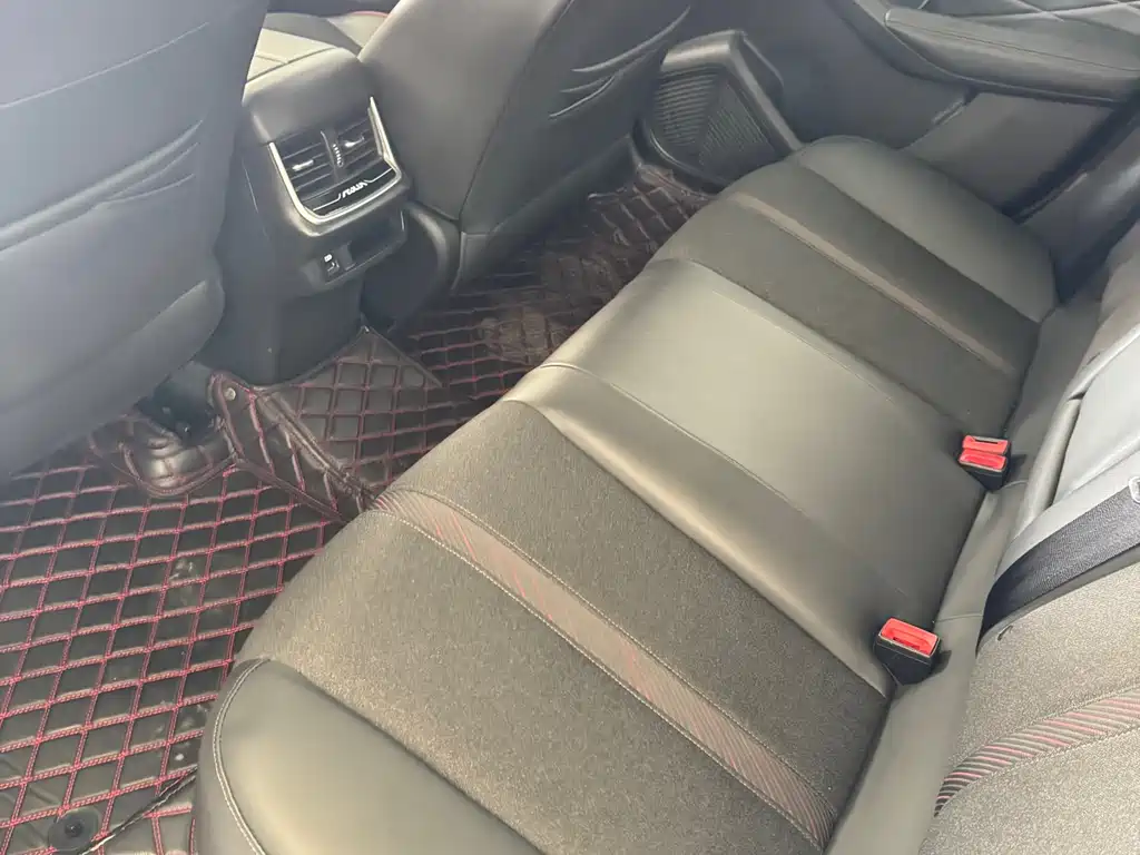 DONGFENG YI HYUN MAX