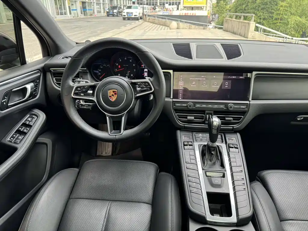 Porsche Macan — миниатюра 9