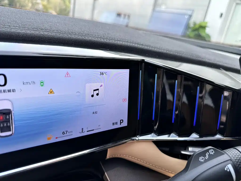 Geely Boyue L — миниатюра 13