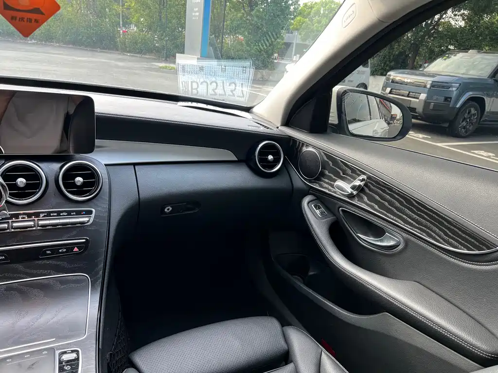 Mercedes-Benz C-Class — миниатюра 9