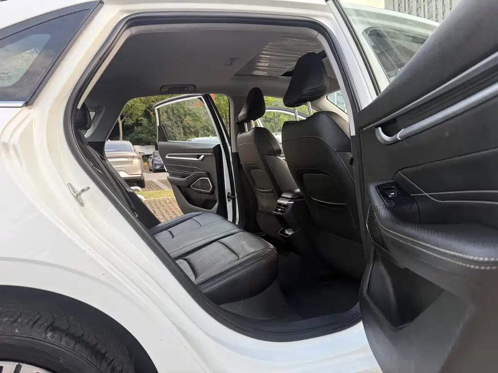 Geely Emgrand — миниатюра 10