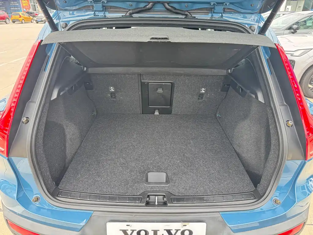 Volvo XC40 — миниатюра 10