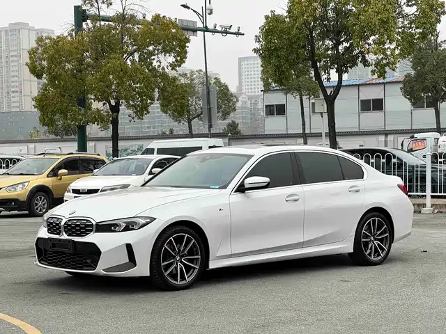 BMW 3 SERIES