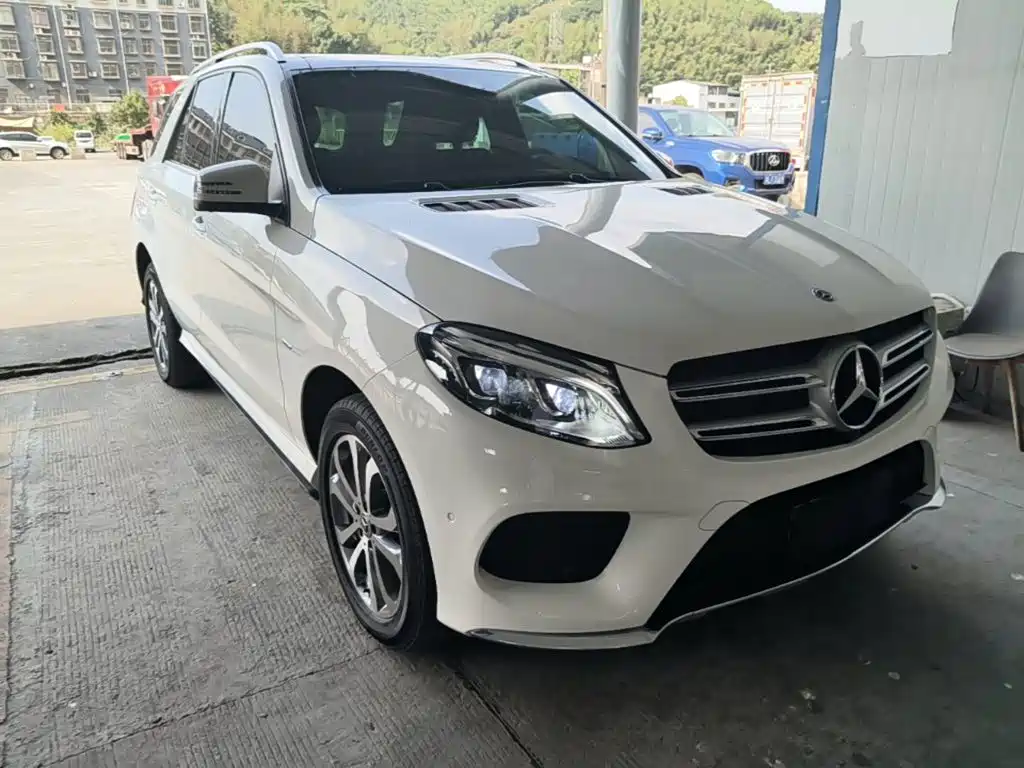Mercedes-Benz GLE (Import) — миниатюра 4