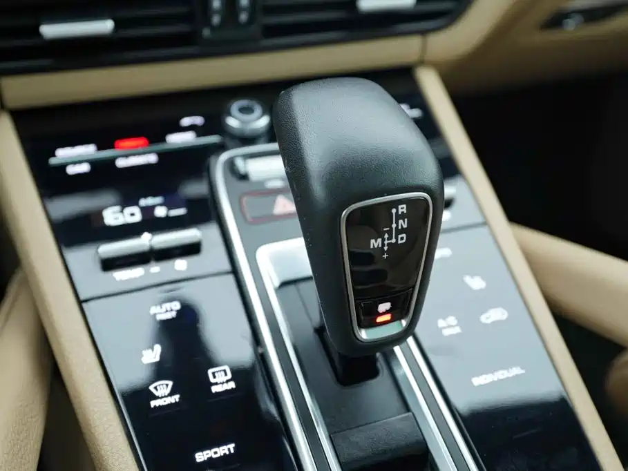 Porsche Cayenne — миниатюра 8