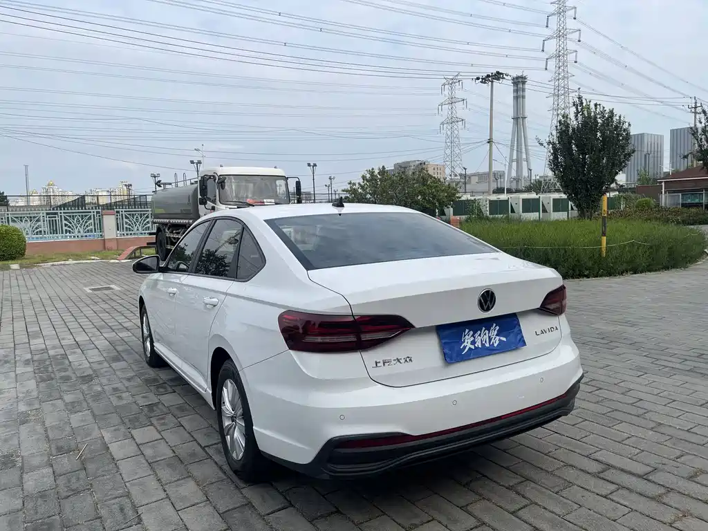 Volkswagen Lavida — миниатюра 6