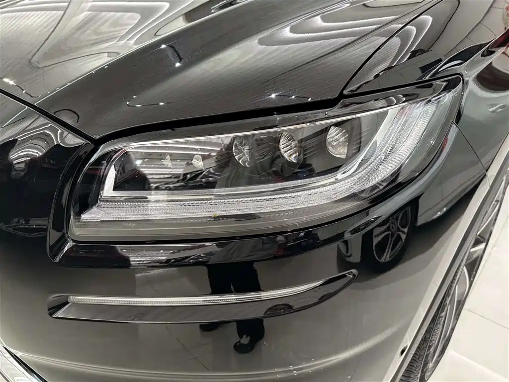 Lincoln Nautilus 2021 2.7T