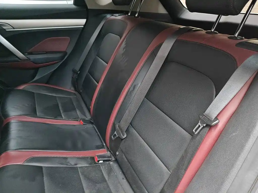 Geely Binyue — миниатюра 15