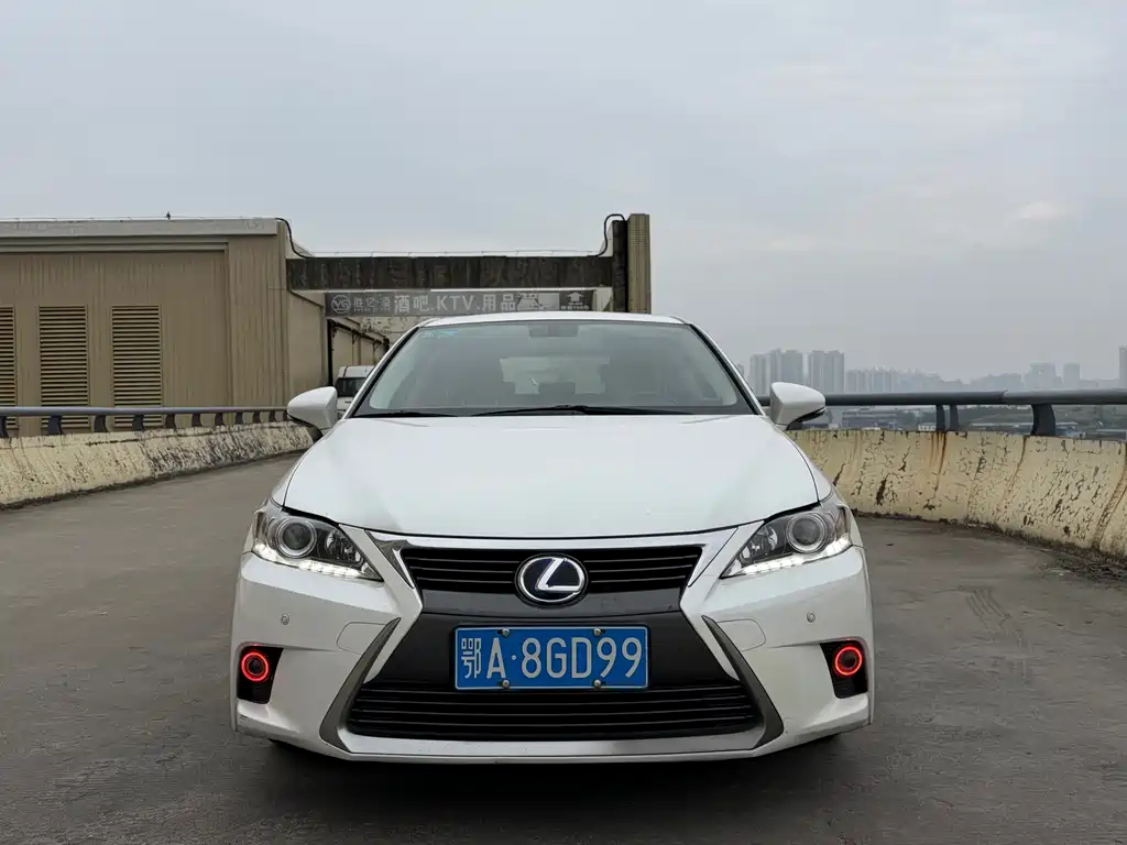 Lexus CT — миниатюра 2