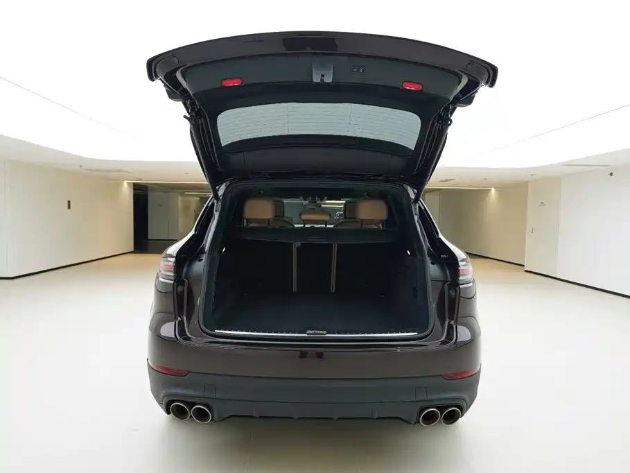 Porsche Cayenne — миниатюра 6