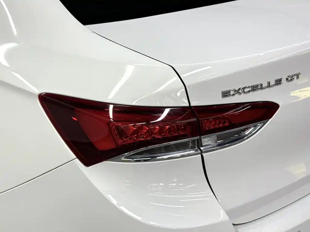Buick Excelle — миниатюра 10
