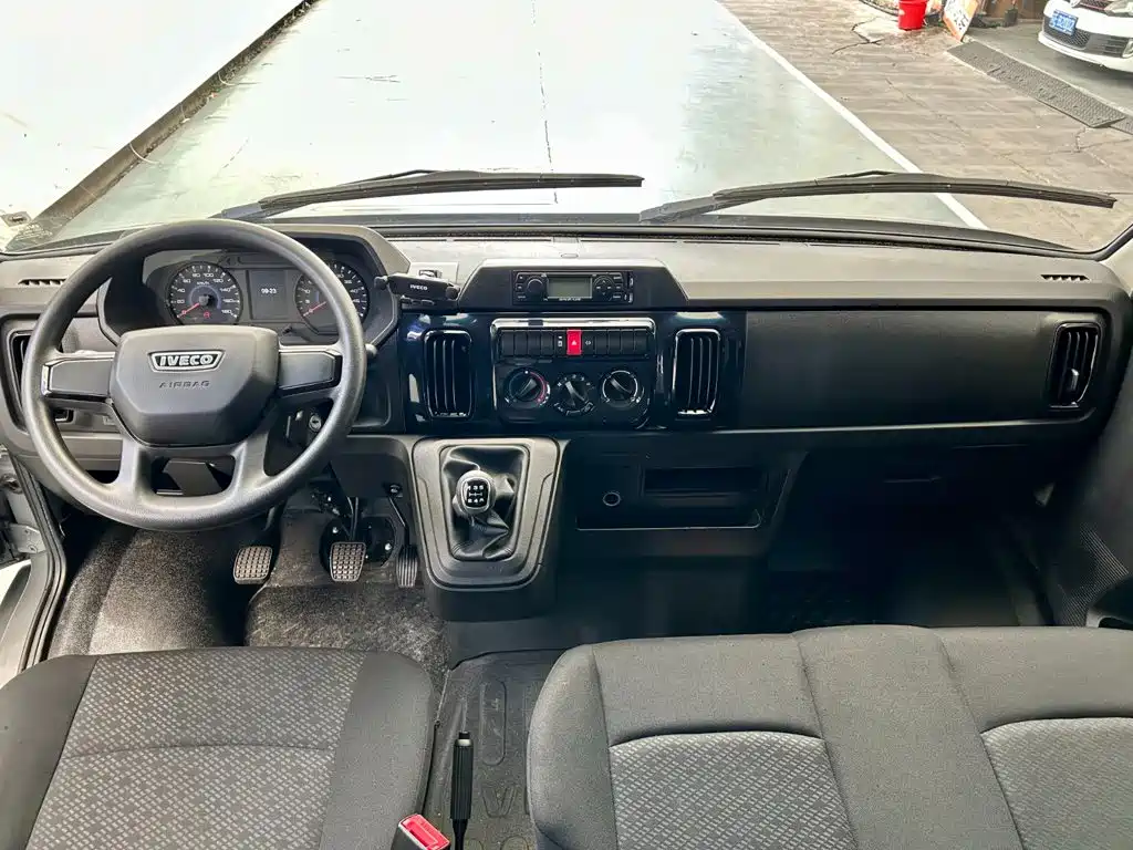 IVECO Daily — миниатюра 8