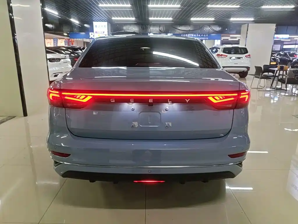 Geely Emgrand — миниатюра 6