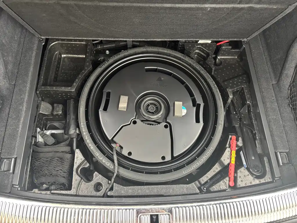 Audi Q5L Sportback — миниатюра 18
