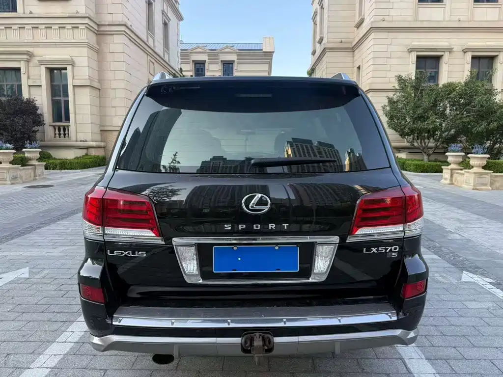 Lexus LX — миниатюра 3
