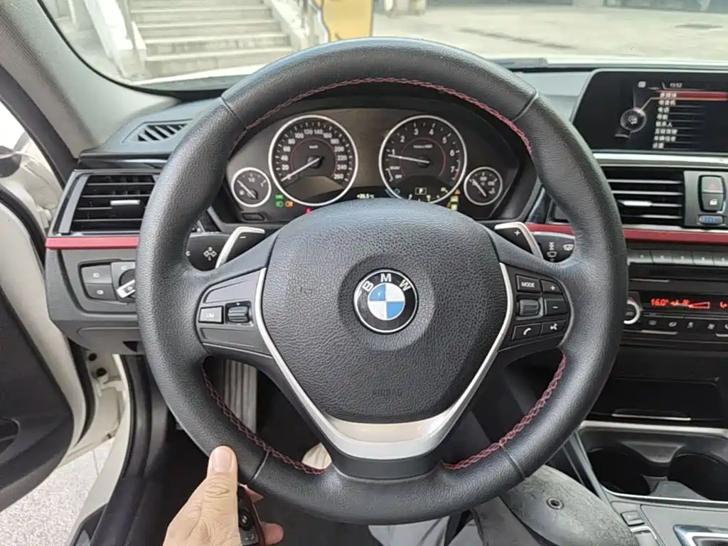 BMW 3 Series — миниатюра 11