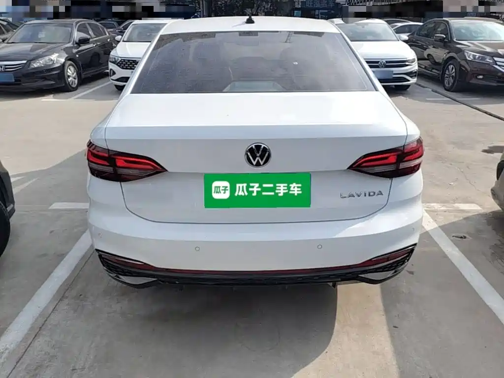 Volkswagen Lavida — миниатюра 6