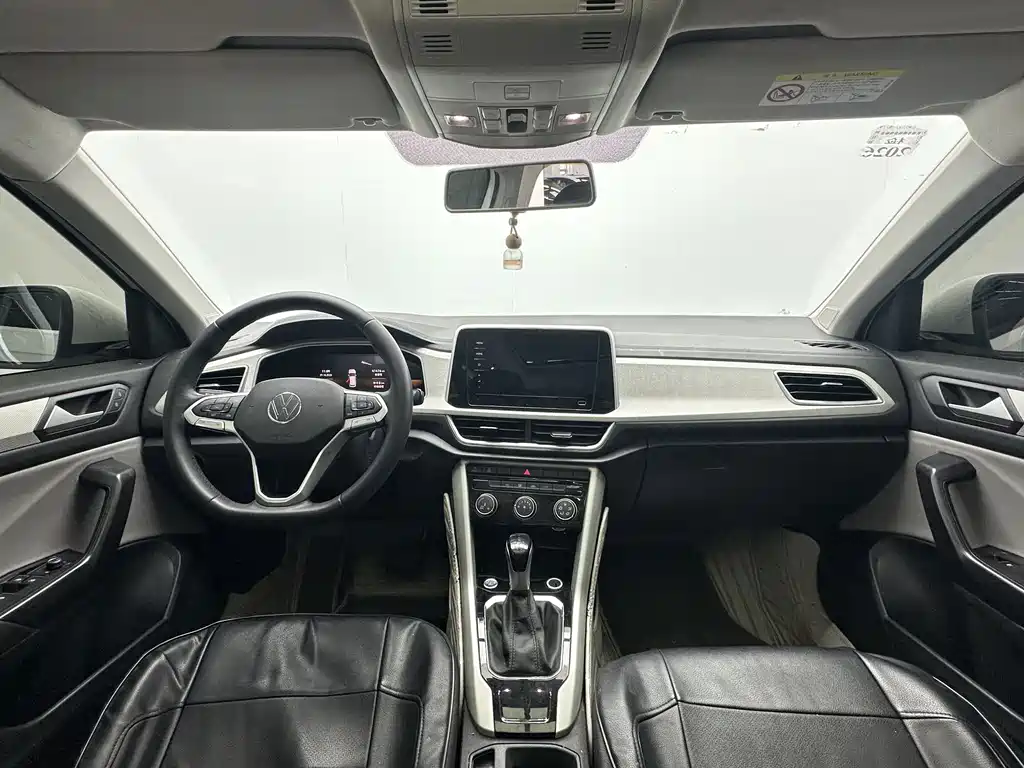 Volkswagen T-Roc — миниатюра 8