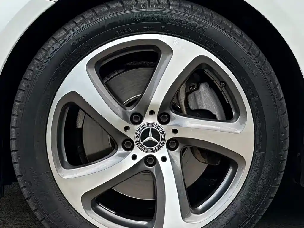 Mercedes-Benz E-Class — миниатюра 18
