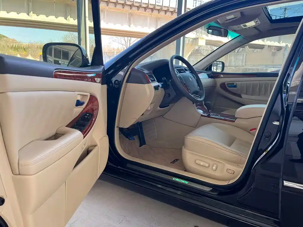 Toyota Crown 2009 2.5L Royal