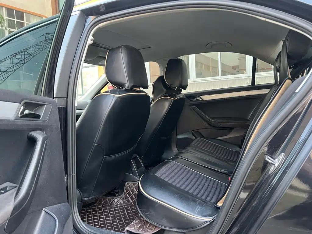 Volkswagen Jetta 1.6L Auto Comfort Type, фото 7